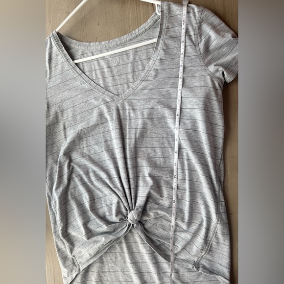 Lululemon Love Tee V Neck - Picture 5 of 11